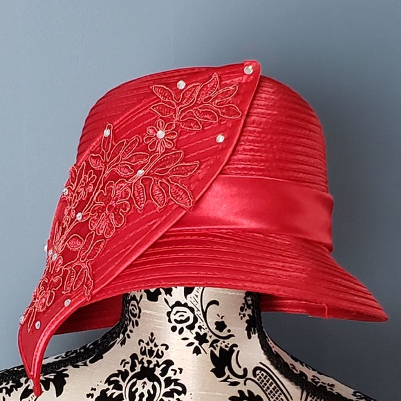 Swan Hat NY Accessories - Swan Hat New York Cloche hat